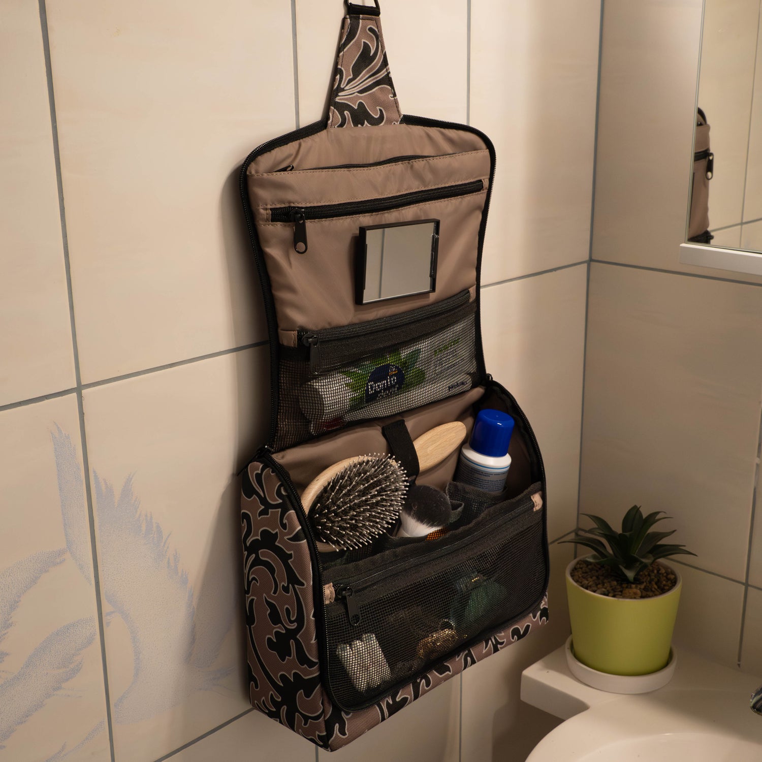 Reisenthel Toiletbag XL in Beige